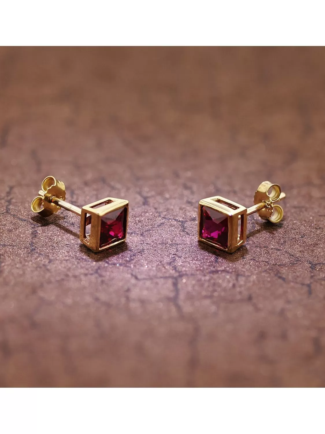 trendor Damen-Ohrringe Gold 333 / 8K Ohrstecker Mit Synt. Granat | Damenschmuck